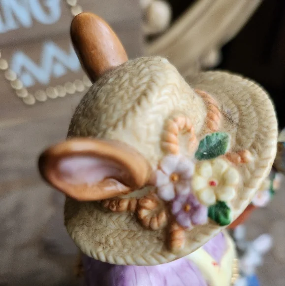 Vintage CWC Bunny Spring Hinged Trinket Box, Gardening Rabbit w Baby, Flowers - Picture 7 of 12